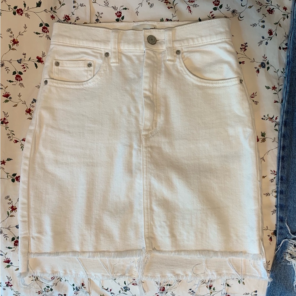White Aritzia skirt